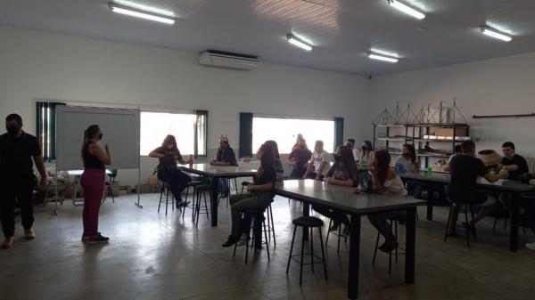 Unifasipe de Sinop recebe visita dos alunos San Petrus de Sorriso